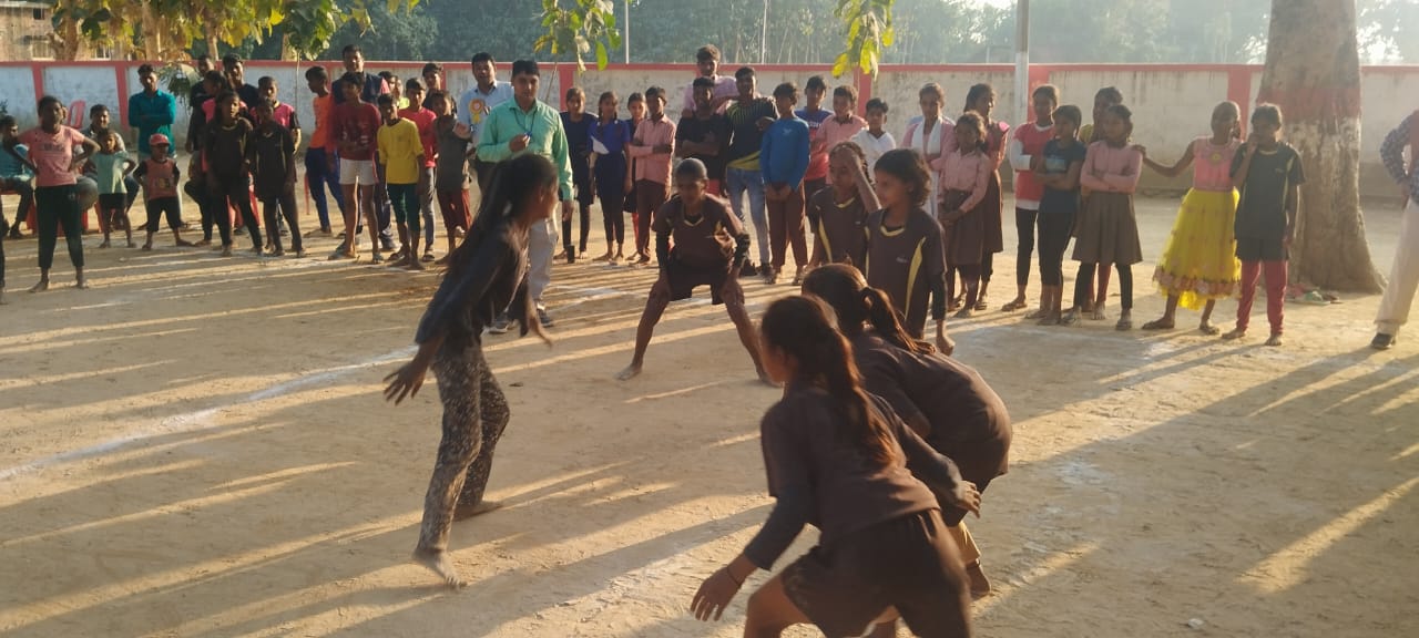 कोठवाभरतपुर संवेलियन विद्यालय पर एक दिवसीय ब्लाक स्तरीय बेसिक बाल क्रीड़ा प्रतियोगिता का हुआ आयोजन