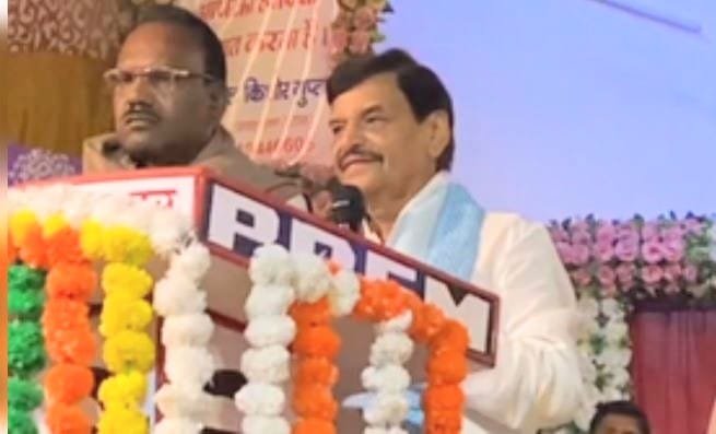 योगी सरकार में अधिकारी कर रहे जनता के साथ बदतमीजी : शिवपाल यादव