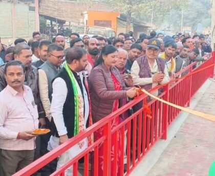 नगर पंचायत अध्यक्ष ने नवनिर्मित अमर बलिदानी स्तम्भ का लोकार्पण किया