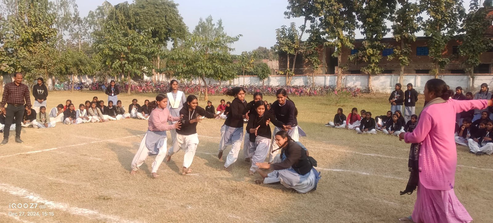 कबड्डी के खेल में सत्या की टीम ने प्रथम स्थान और काजल यादव की टीम ने द्वितीय स्थान प्राप्त किया कबड्डी के खेल में सत्या की टीम ने प्रथम स्थान और काजल यादव की टीम ने द्वितीय स्थान प्राप्त किया