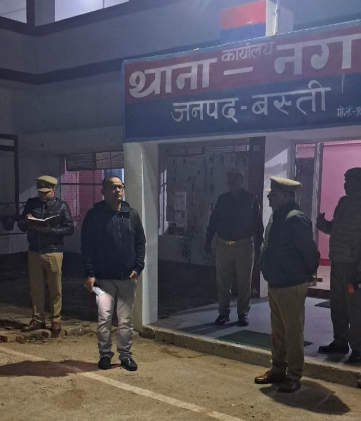 पुलिस अधीक्षक ने नगर थाने का किया आकस्मिक निरीक्षण दिया निर्देश पुलिस अधीक्षक ने नगर थाने का किया आकस्मिक निरीक्षण दिया निर्देश