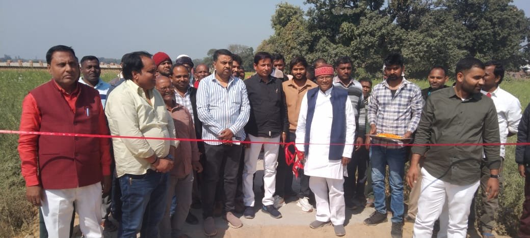 विधायक दूध राम ने इंटरलाकिंग मार्ग का फीता काटकर किया लोकार्पण