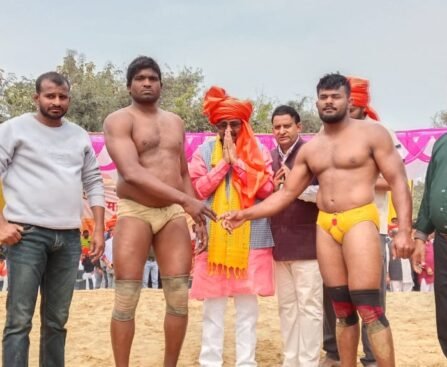 शिव मंदिर तिलकपुर के प्रांगण में टाटा महायोद्धा दंगल में पहलवानों ने दिखाया दम