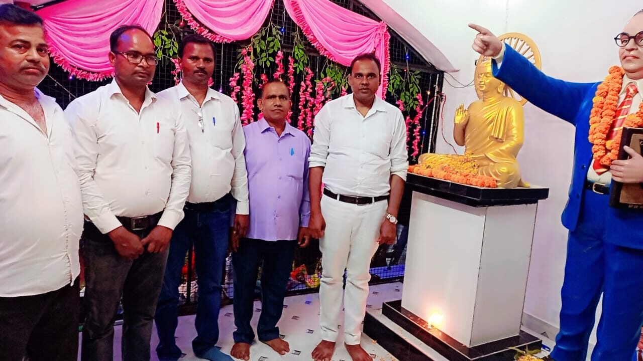 आंबेडकर पार्क देवापार में संत रविदास जी की मूर्ति का हुआ अनावरण आंबेडकर पार्क देवापार में संत रविदास जी की मूर्ति का हुआ अनावरण