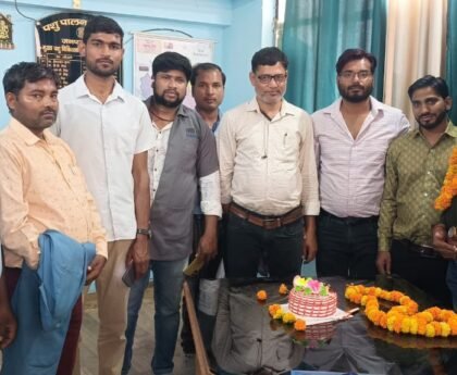 विश्व पशु चिकित्सा दिवस पर 1962 एम्बुलेंस कर्मियों ने पशुओं की सेवा का लिया संकल्प