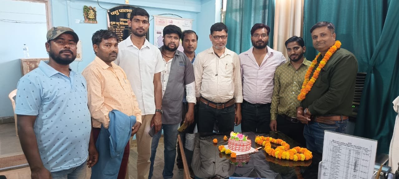 विश्व पशु चिकित्सा दिवस पर 1962 एम्बुलेंस कर्मियों ने पशुओं की सेवा का लिया संकल्प विश्व पशु चिकित्सा दिवस पर 1962 एम्बुलेंस कर्मियों ने पशुओं की सेवा का लिया संकल्प
