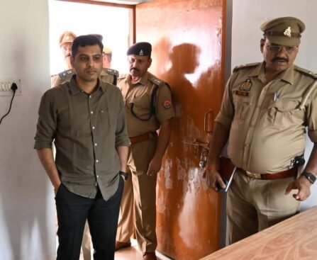 डीआईजी बस्ती द्वारा नगर व कोतवाली बस्ती के नवनिर्मित पिंक बूथ का किया निरीक्षण