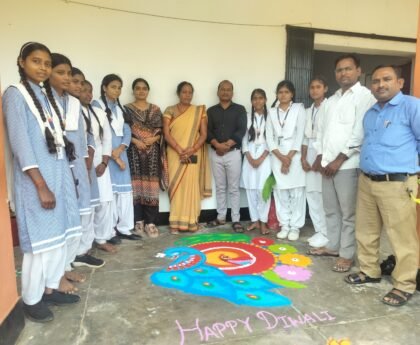 नगर बाजार में रंगोली प्रतियोगिता का भव्य आयोजन, छात्राओं ने दिखाया प्रतिभा का रंग