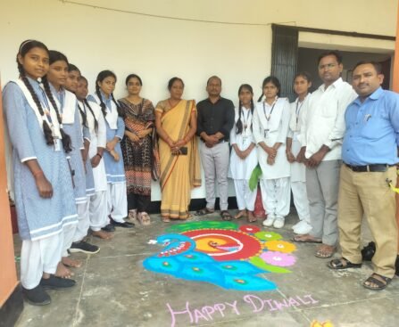 नगर बाजार में रंगोली प्रतियोगिता का भव्य आयोजन, छात्राओं ने दिखाया प्रतिभा का रंग