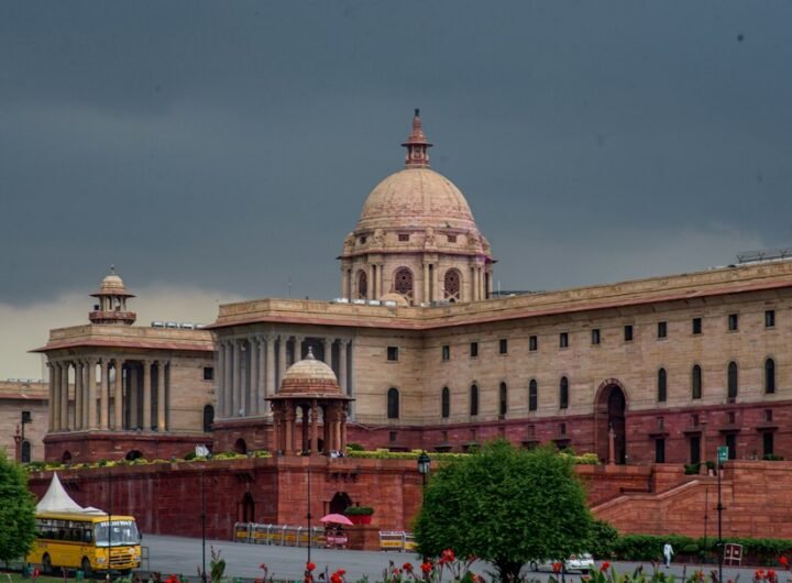 चुनाव आयोग के खिलाफ विपक्ष का प्रदर्शन